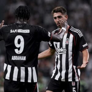 besiktas st patricks karsisinda 2 0dan dondu play off turuna yukseldi CuLUxkly