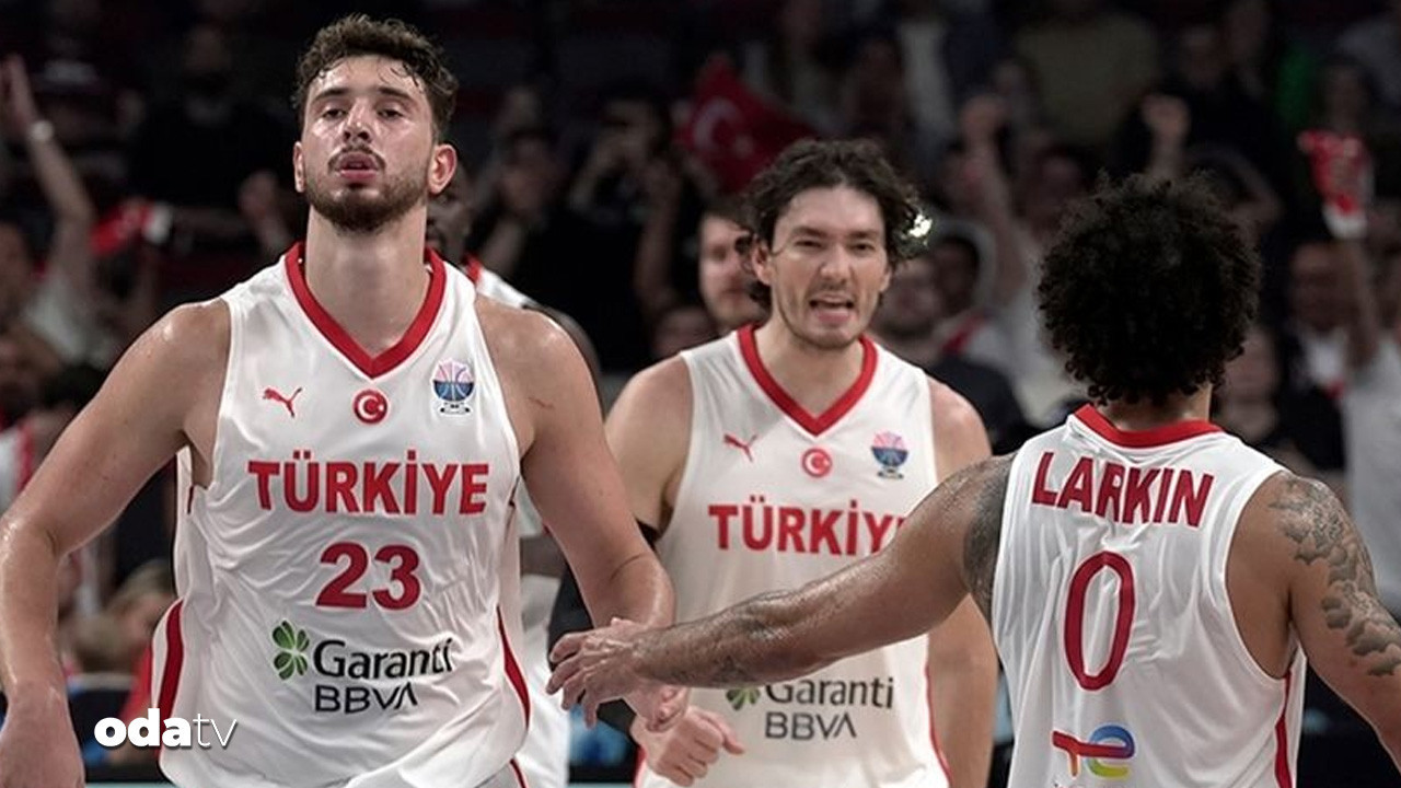 12 dev adam 24 yil sonra yari final pesinde jD3XbP6X