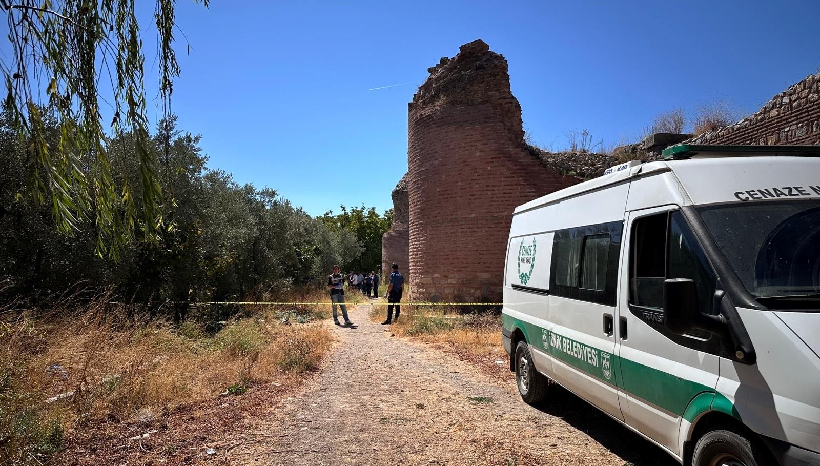 bursada tarihi surlarda ceset bulundu rBDUECmv