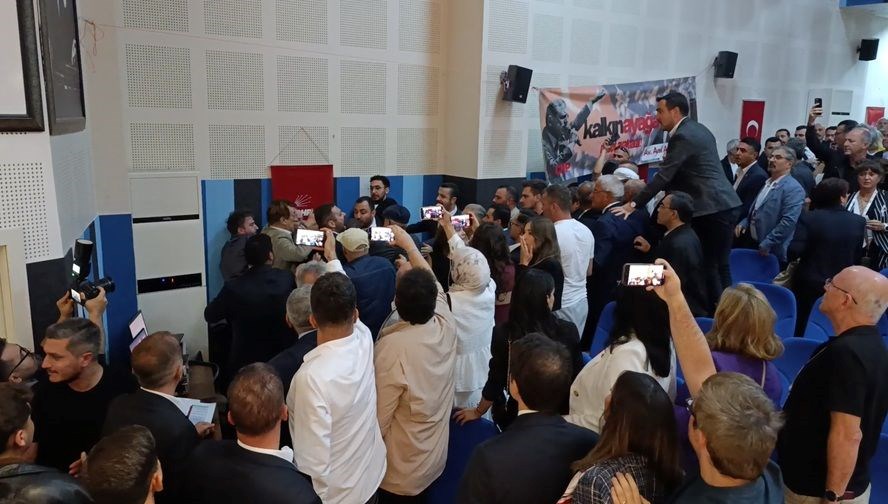 chpnin ilce kongresinde kavga PxuPWrx6