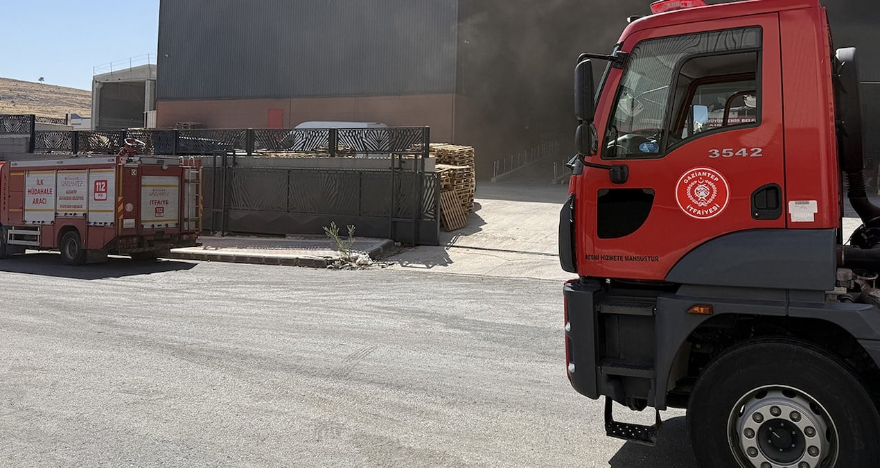 gaziantepte fabrikada yangin 2 isci yaralandi pL9IAgLM