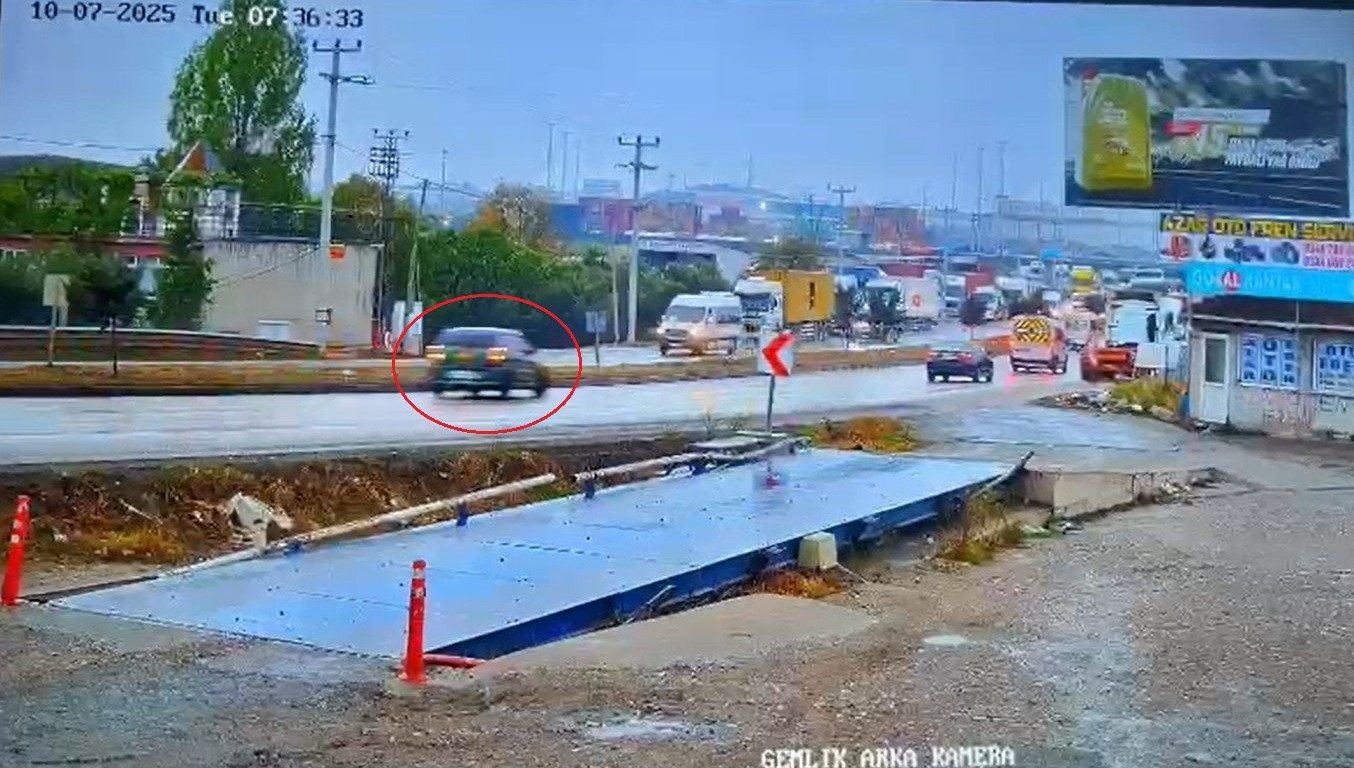 bursada feci kaza once tira sonra elektrik panosuna carpti TFYQmw2m