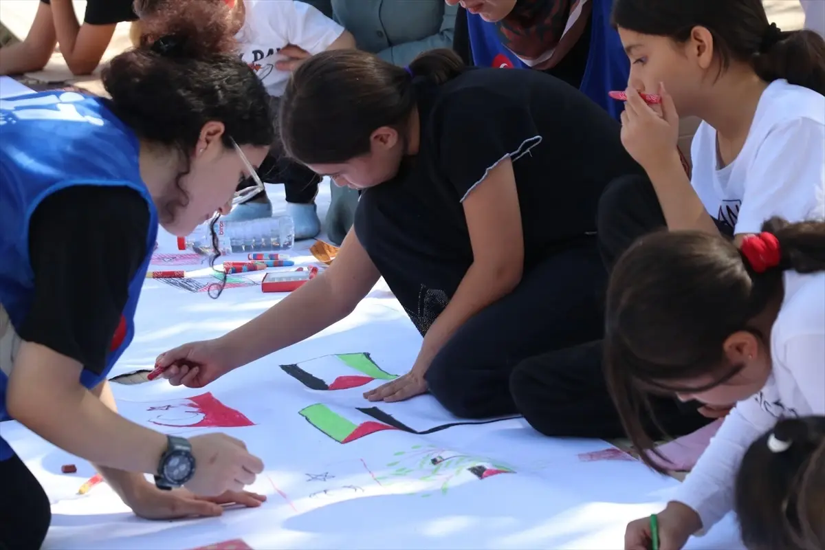 filistinli cocuklar icin resim etkinligi AThSCz8S