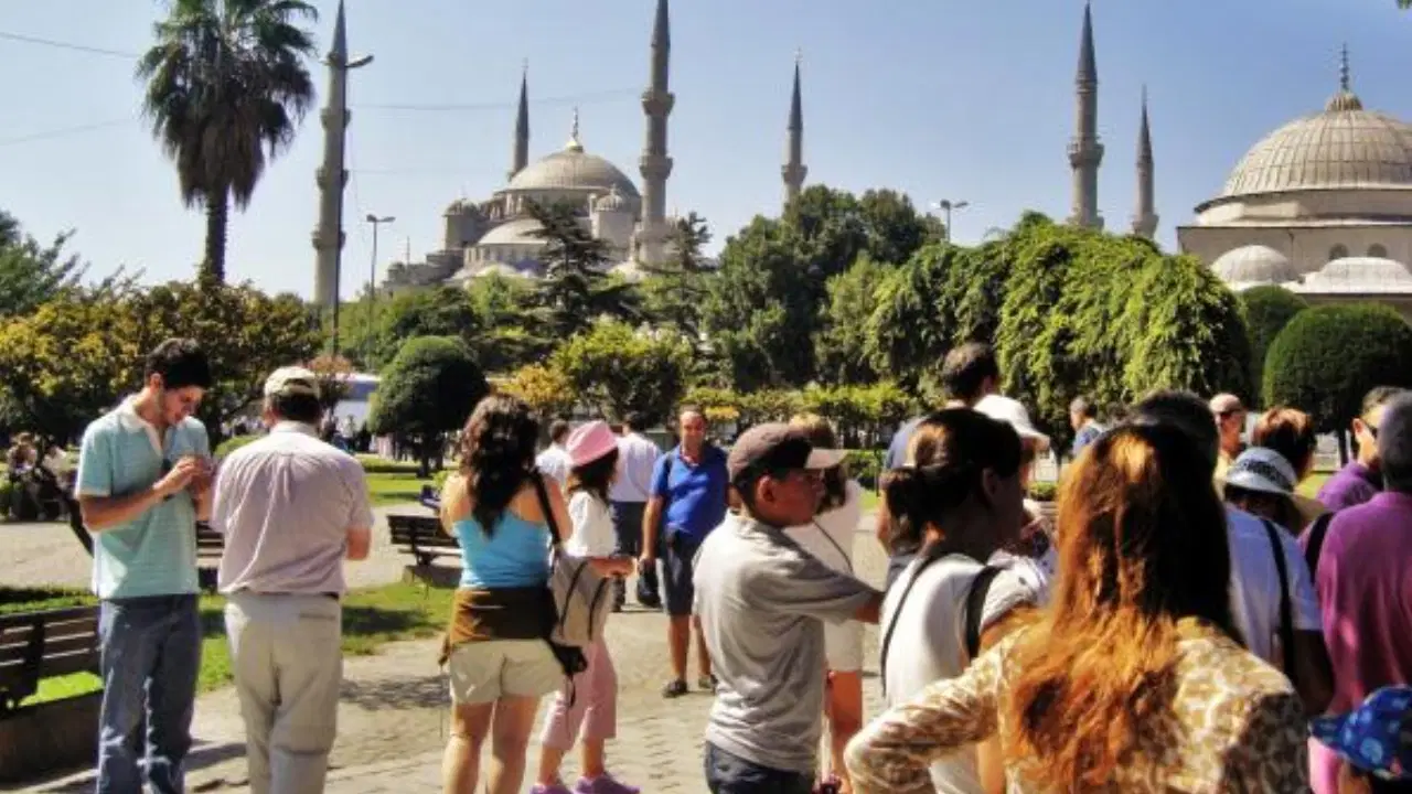 istanbul valiliginden hanutculuk genelgesi o esnafa 10 gune kadar kapatma cezasi verilecek xa43gSAL.jpg