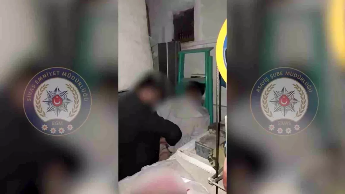 sivasta hapsi bulunan sahis asansorde yakalandi 7GK72BkQ.jpg