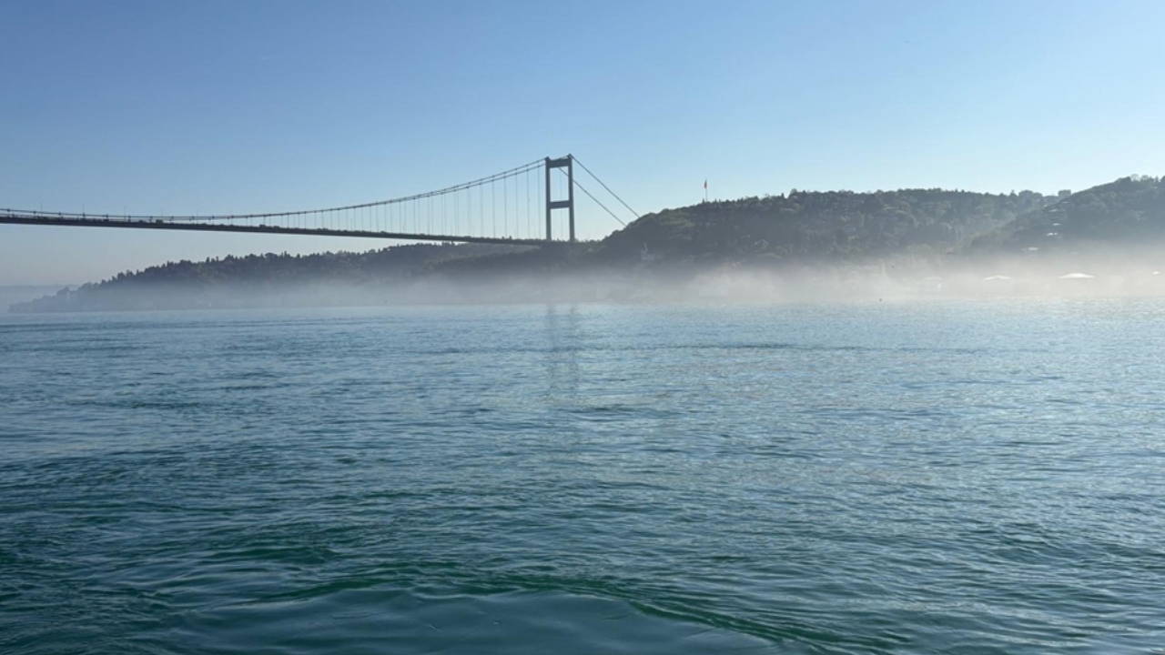 İstanbul’da Gece Sis Görüntüsü