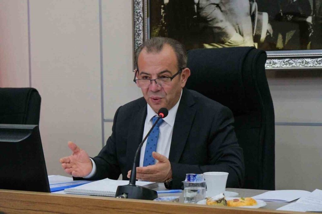 bolu-belediye-baskani-tanju-ozcan-nitelikli-cinsel-saldiri-davasindan-beraat-etti-u9byiWcS