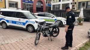 kayseride-polisten-kacan-ehliyetsiz-16-yasindaki-surucuye-351-bin-lira-ceza-kesildi-tHU3gKff